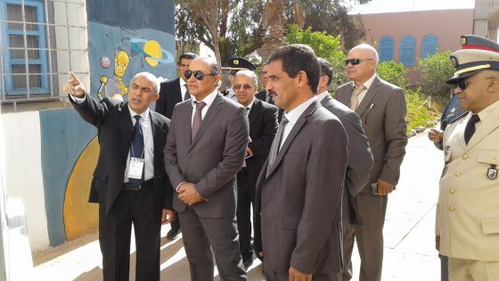 عامل إقليم تيزنيت يقوم بزيارة تفقدية لبعض مراكز الامتحان بالمديرية الإقليمية