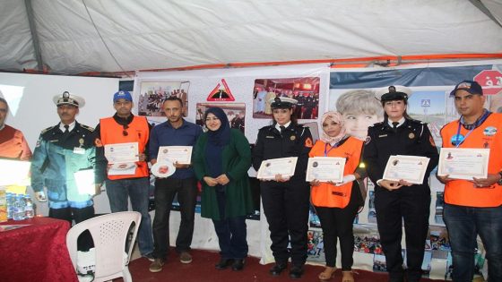 تكريم الساهرين على نجاح خيمة السلامة الطرقية بمدينة العيون