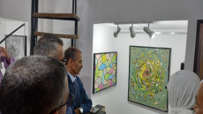 الفنانة التشكيلية مليكة عزي تبسط ابداعاتها برواق الفنون بتزنيت