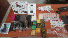 توقيف امراة لإشتباه تورطها في قضية تتعلق بحيازة ونقل مخدر الشيرا.