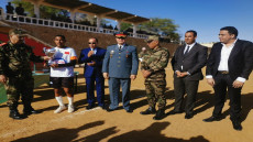 سويلم بوعيدة يكرم الكولونيل ماجور قائد المنطقة العسكرية لجهة العيون الساقية الحمراء.