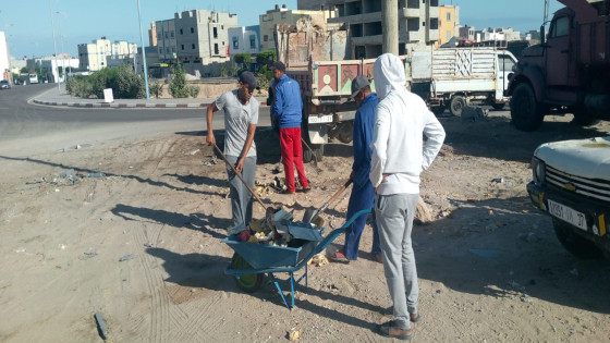 طرفاية:الشاب عبد لله الخديم رئيس جماعة طرفاية بالنيابة يشن حملة نظافة