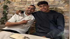 والد الاعب لامين جمال يتعرض للطعن في الشارع وحالته حرجة