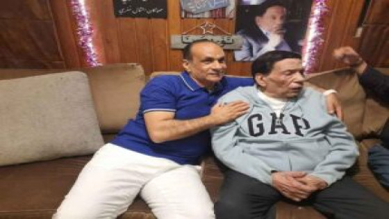 نجم الشاشة عادل إمام.. ممنوع من الزيارات ويعيش شبه عزلة جراء وضعه الصحي
