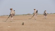 الإعلان عن مصرع عسكريين مغربيين وإصابة جندي ثالث في انفجار لغم.