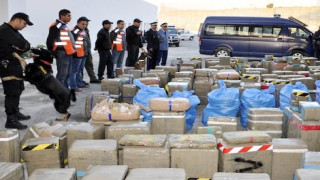 القضاء يسحب جواز سفر نجل ملياردير معروف في قضية أطنان المخدرات المحجوزة بميناء الدارالبيضاء