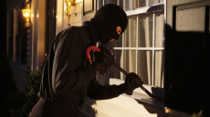 سرقة 15 كيلوغرامًا من الذهب من فيلا رئيسة جامعة