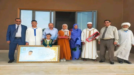 التلميذ المتفوق جمال الفضالي يحضى باسقبال عامل إقليم طانطان تشجيعاً له