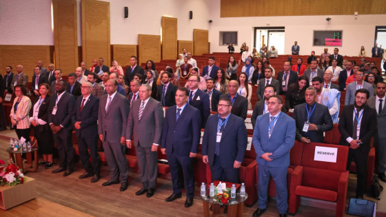 التغطية الإعلامية لمؤتمر العيون “تتعثر”: ضعف التواصل لغرفة التجارة يغيب الصحافة المحلية.