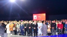 بوزنيقة: زكرياء المساوي يخطف الأنظار كصوت لشباب الصحراء في احتفالية “ميثاق 11 يناير”.