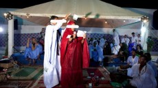 أعراس العيون.. عندما تتحول “الفرحة” إلى استعراض للبذخ والتبذير.  