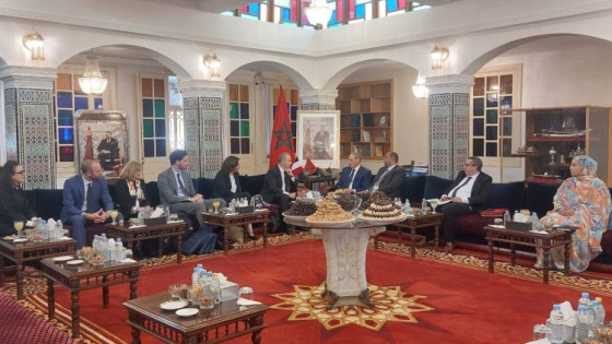 سفير فرنسا يحل بمدينة العيون